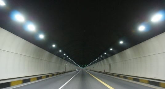 Aplicação de lâmpada de túnel