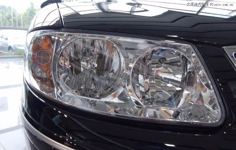 LED ቀለል ያለ ነፀብራቅ (2)