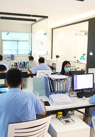 Installation and cleaning of optical lenses